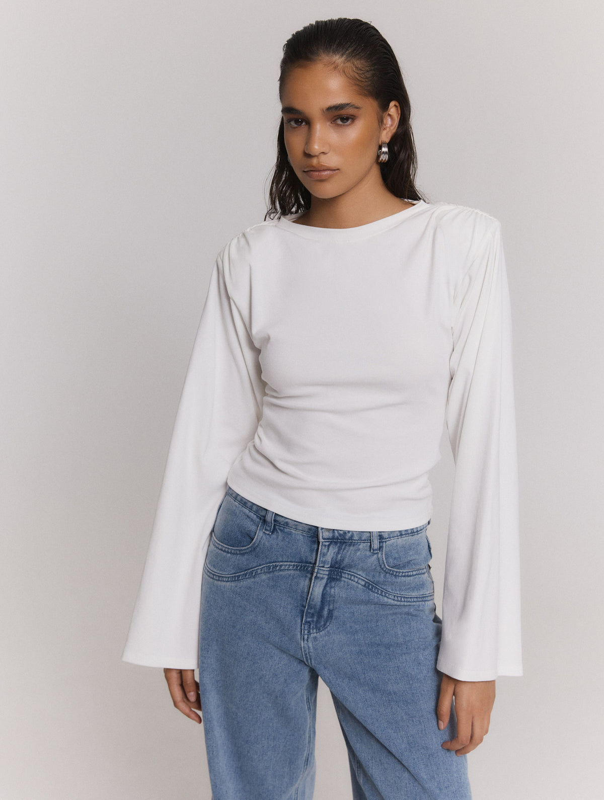 AmyfittedtopR2610810299001White__2